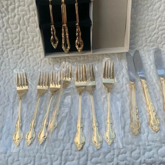 New old stock, Oneida Kenwood, Golden Natchez flatware, 20 piece 24K gold plated - Picture 10 of 11